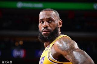 并在赛季中 并在赛季中